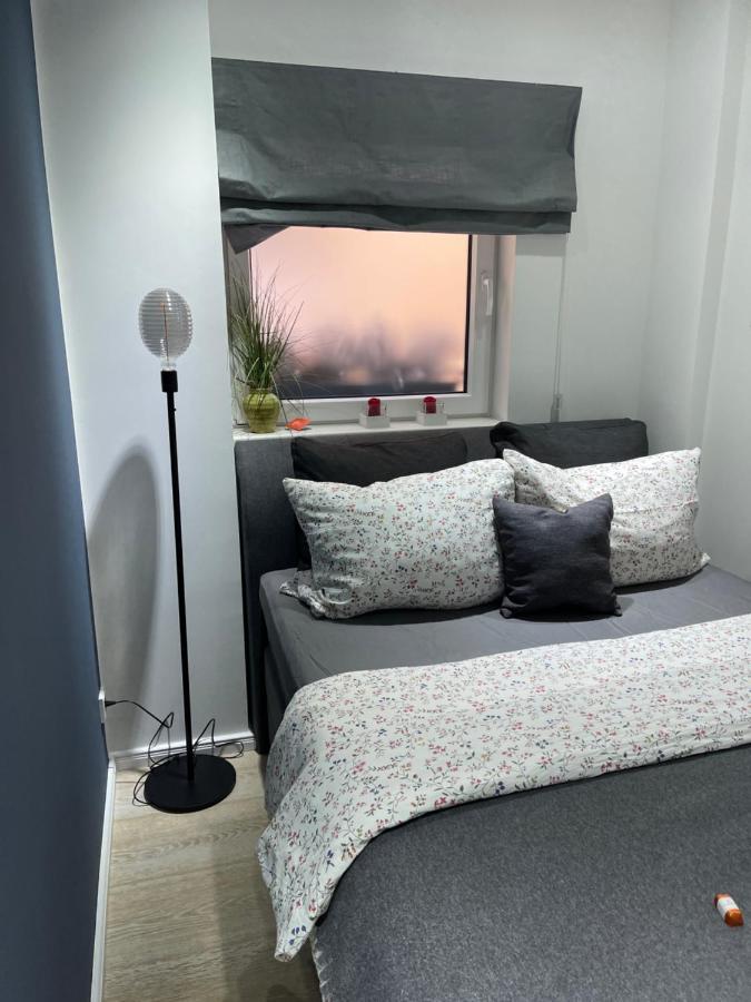 Ferienwohnung Am Traveufer Lubeck Bagian luar foto
