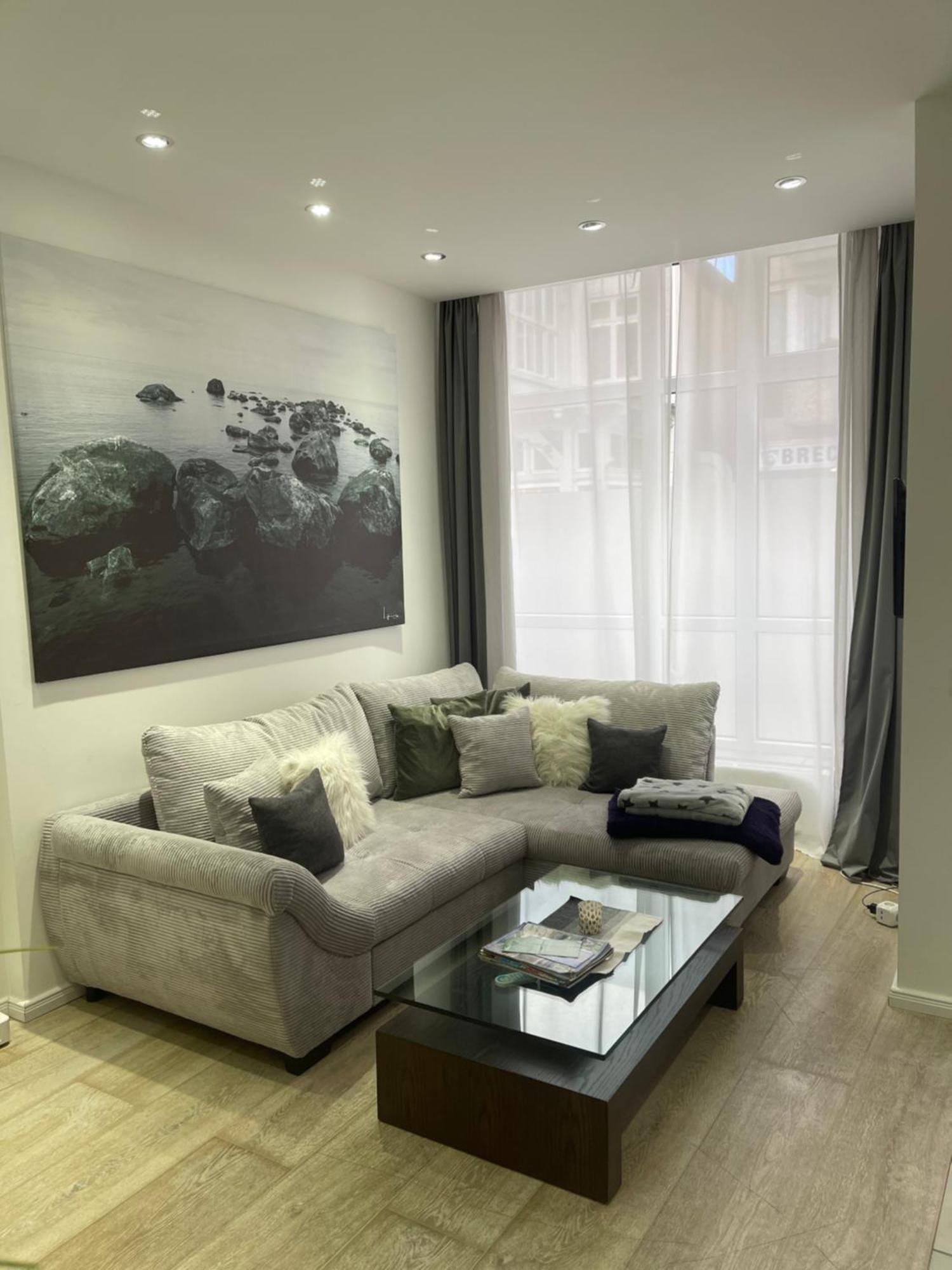 Ferienwohnung Am Traveufer Lubeck Bagian luar foto